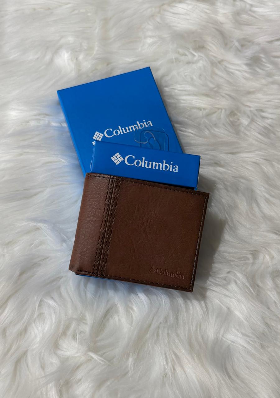 Cartera Columbia café con detalle de costura
