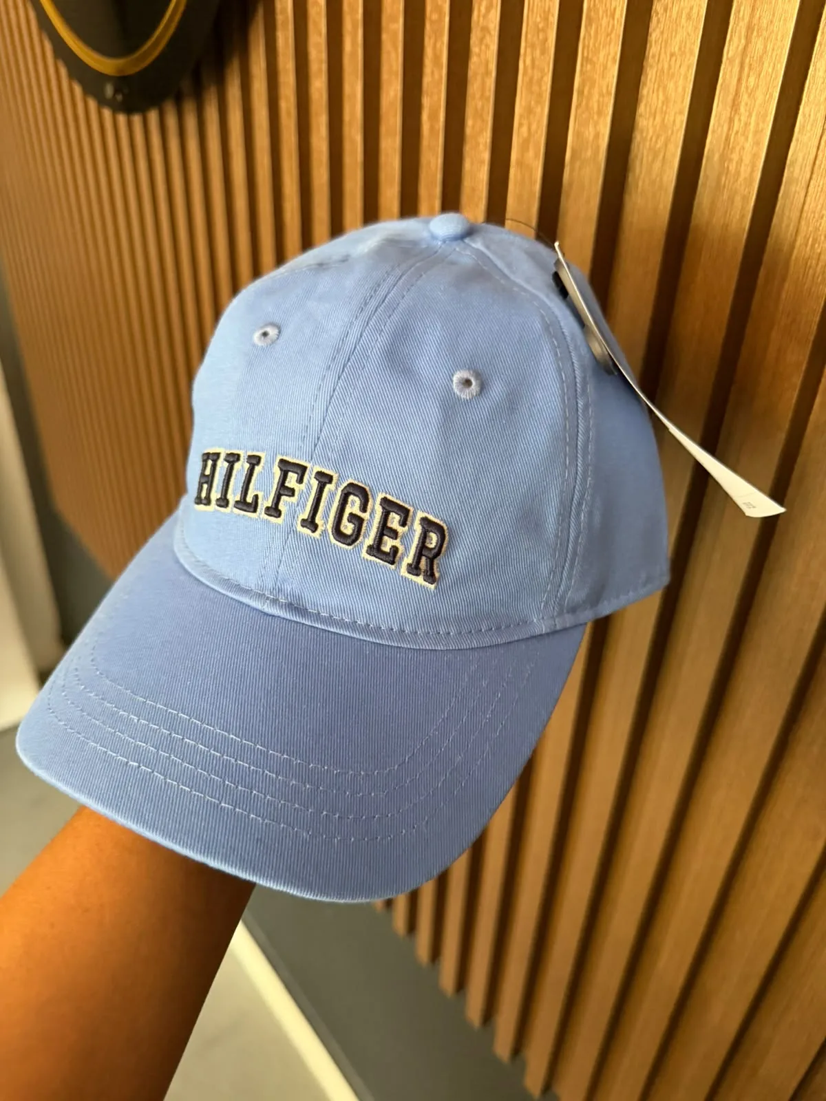 Gorra azul claro Tommy Hilfiger vista de frente